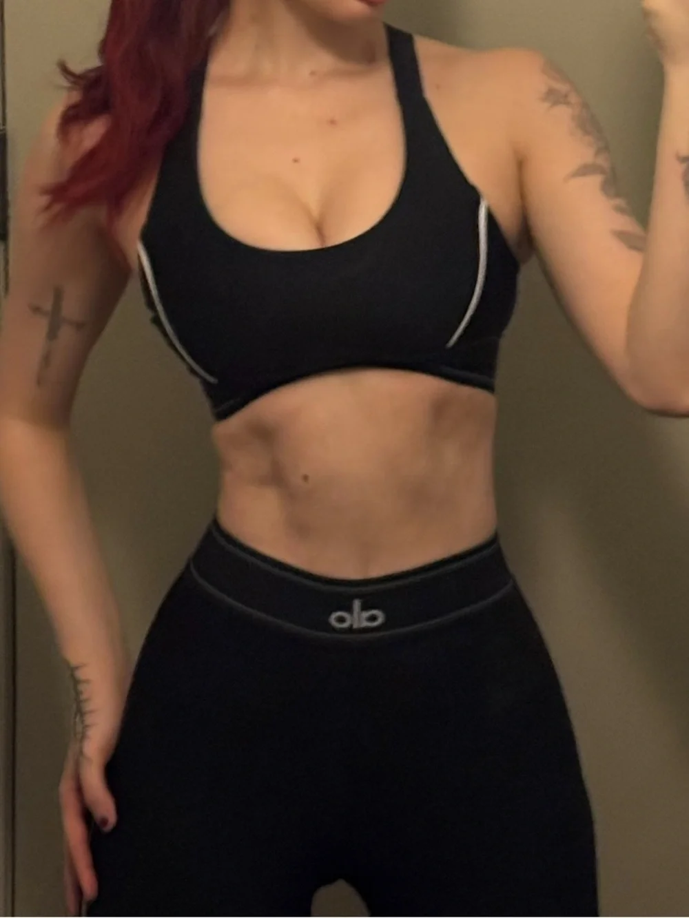 ALO Yoga Black High-Waist Leggings and Sports Bra setwith Subtle Contrast Piping